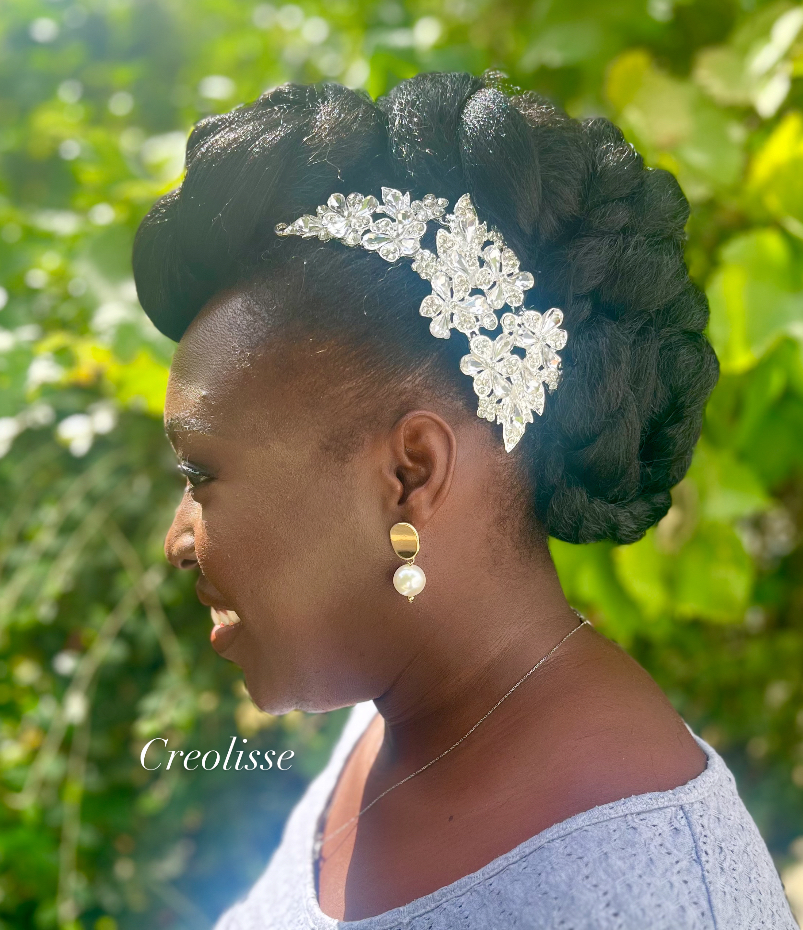 Chignon natté cheveux crépus avec bijou — Creolisse