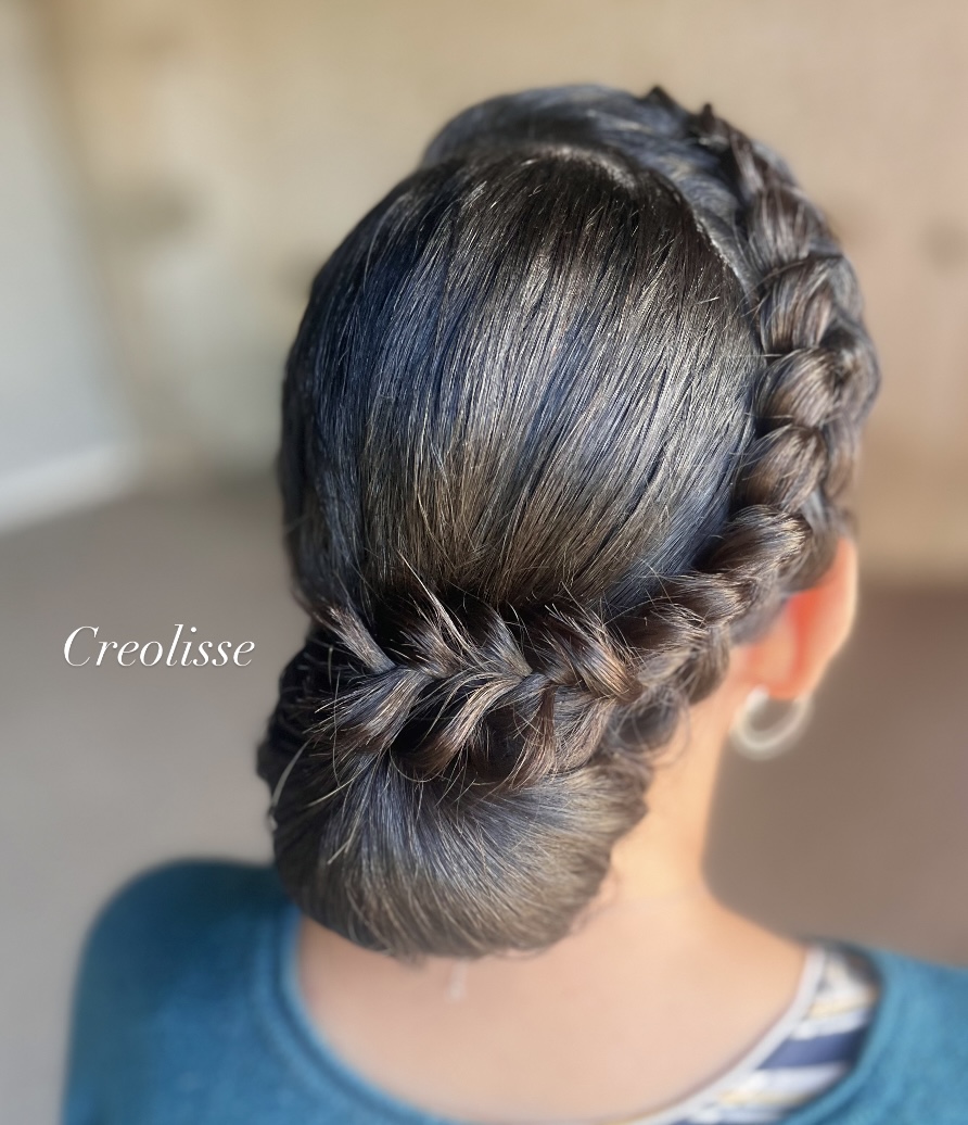 Tresse couronne chignon bas — Creolisse